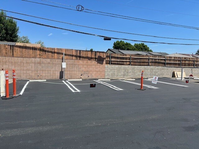 More Photos Of 21627-21629 Devonshire St, Chatsworth Storefront Retail Office For Lease