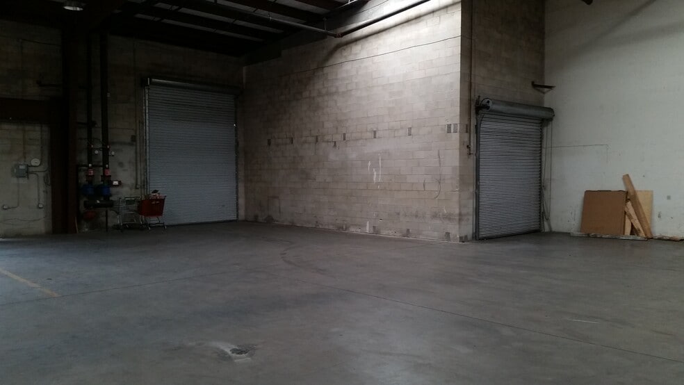 More Photos Of 12401 Belcher Rd S, Largo Flex For Lease