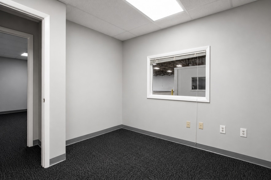 More Photos Of 1840 River Oaks Rd, Jacksonville Warehouse For Sale