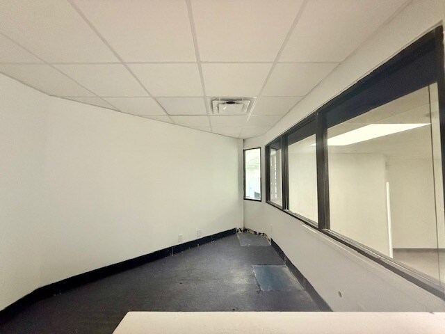 More Photos Of 12971 Westheimer Rd, Houston Freestanding For Lease