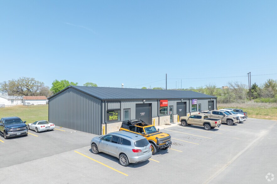 More Photos Of 200-225 West Side Dr, Decatur Light Distribution For Lease