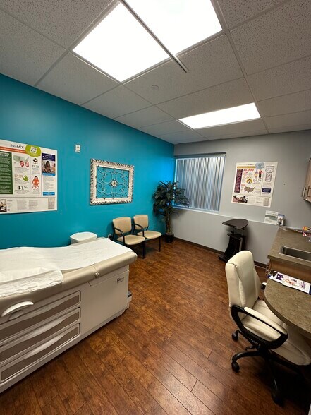 More Photos Of 2900 Interstate 35, Denton Medical For Lease