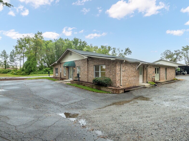 Primary Photo Of 732 Jonesborough St, Hendersonville Warehouse For Sale