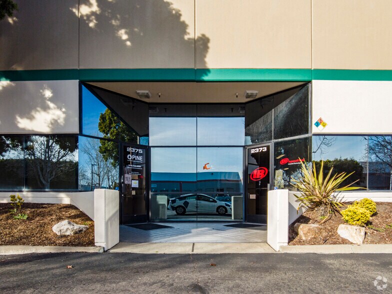 More Photos Of 2373-2389 Lincoln Ave, Hayward Research And Development For Lease