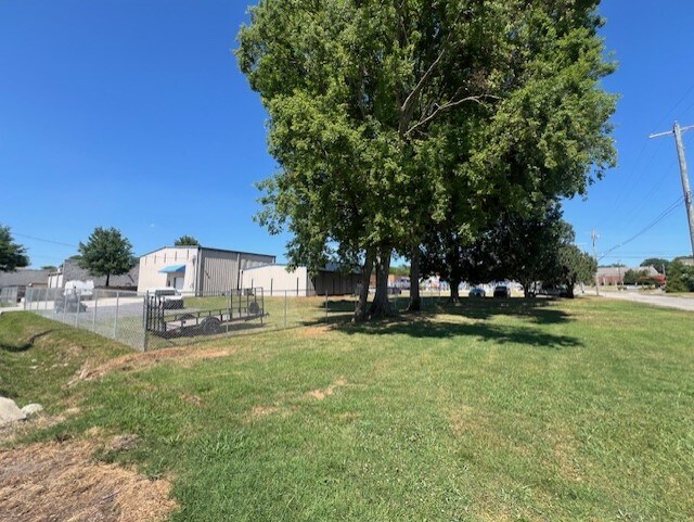 More Photos Of 1225 5th Ave SE, Decatur Warehouse For Sale