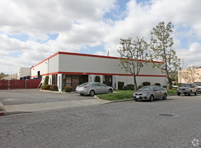 More Photos Of 141 Mercury Cir, Pomona Warehouse For Lease
