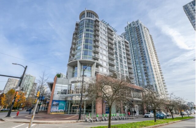 More Photos Of 179 Davie St, Vancouver Apartments For Sale