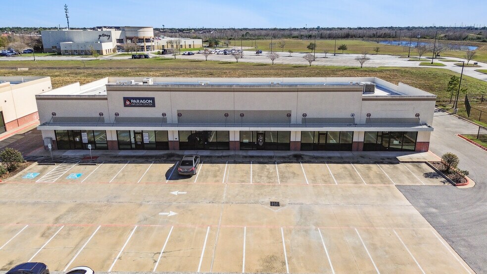 More Photos Of 780 Clear Lake City Blvd, Webster Unknown For Lease
