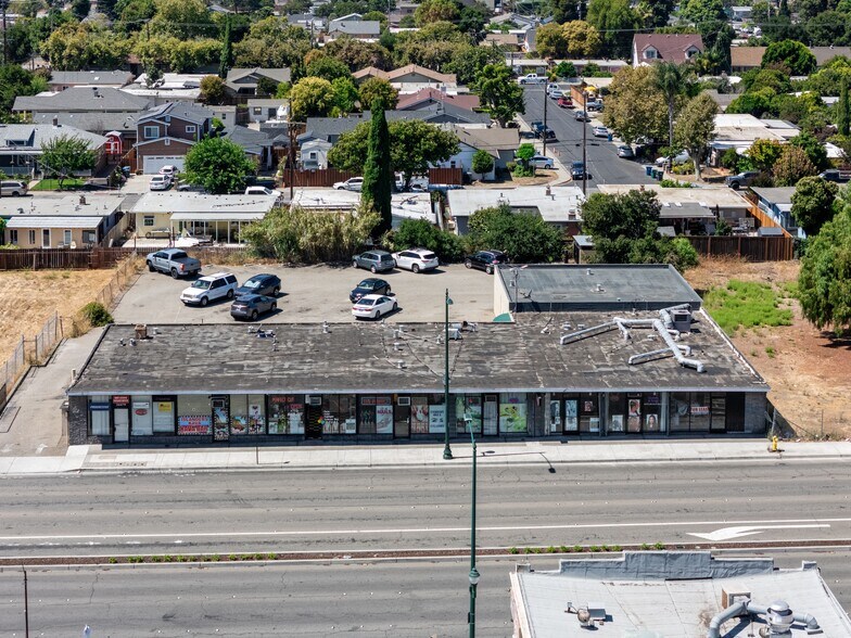 More Photos Of 24453-24475 Mission Blvd, Hayward Freestanding For Sale