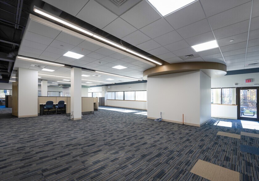 More Photos Of 100 Domain Dr, Exeter Office For Lease