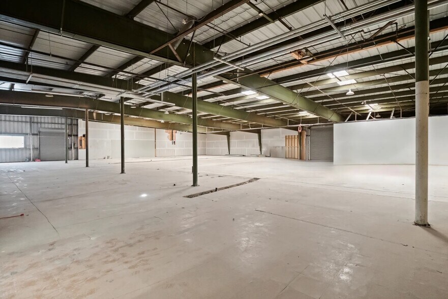 More Photos Of 2025-2035 Newcomb Ave, San Francisco Warehouse For Lease