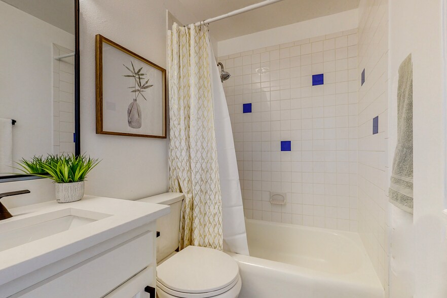 More Photos Of 1309 Virginia St NE, Albuquerque Apartments For Sale