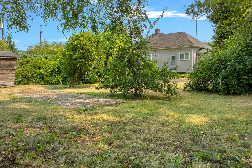 More Photos Of 1445 S Cloverdale St, Seattle Land For Sale