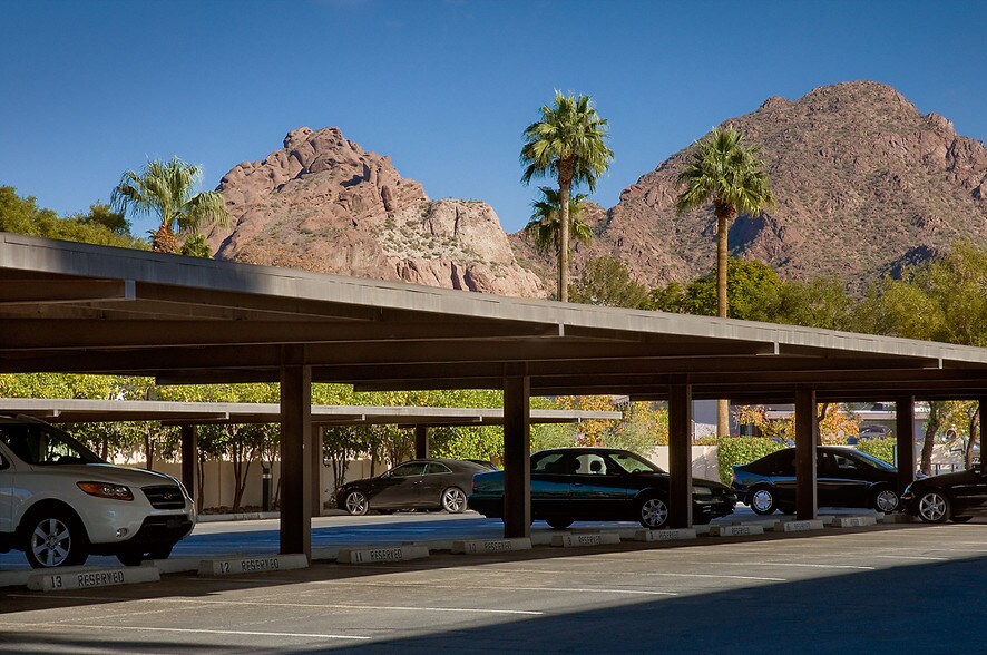 More Photos Of 4040 E Camelback Rd, Phoenix Office For Lease