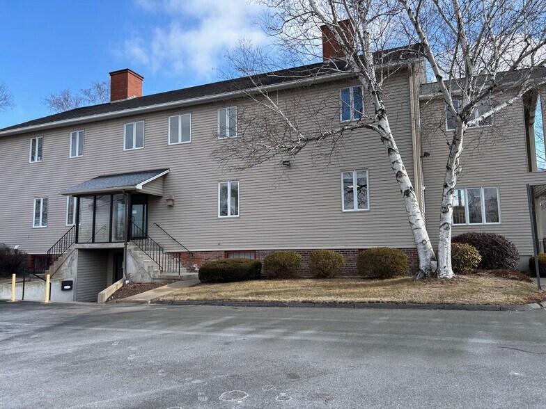 More Photos Of 133 Mountain Rd, Suffield Office For Lease