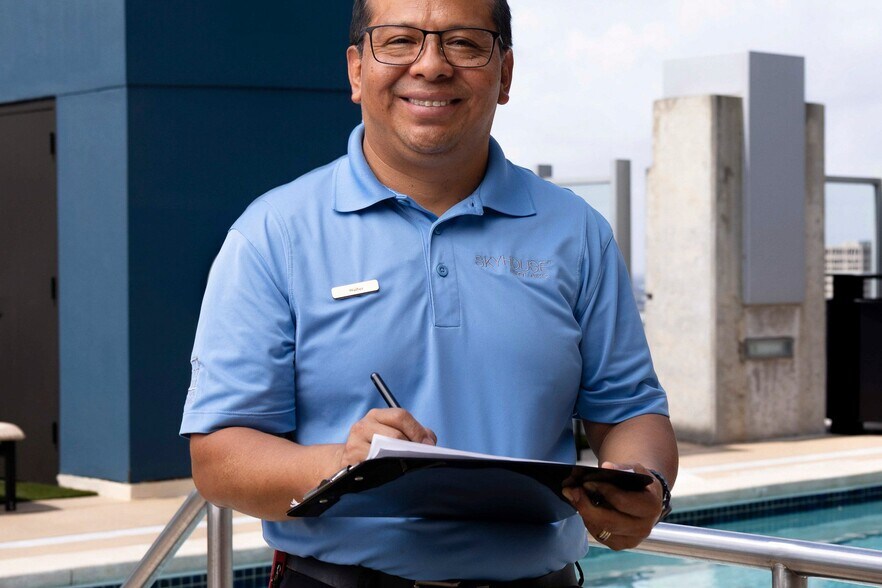 More Photos Of 2031 Westcreek Ln, Houston Apartments For Lease