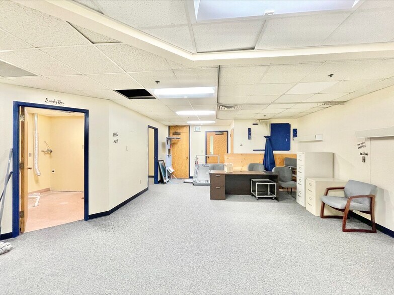 More Photos Of 3229 Broadway St, Gary Office For Lease