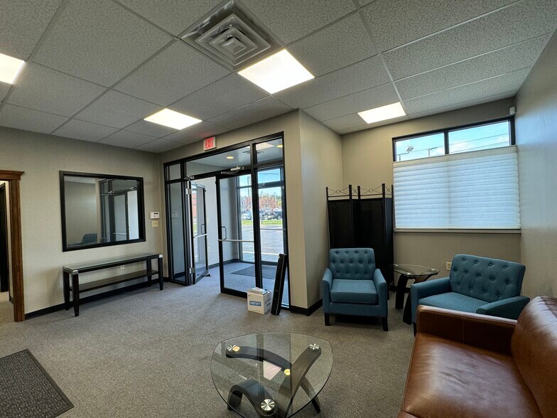 More Photos Of 6693 Transit Rd, Buffalo Freestanding For Lease