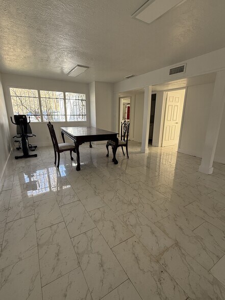 More Photos Of 10932 Katy Fwy, Houston Office For Lease