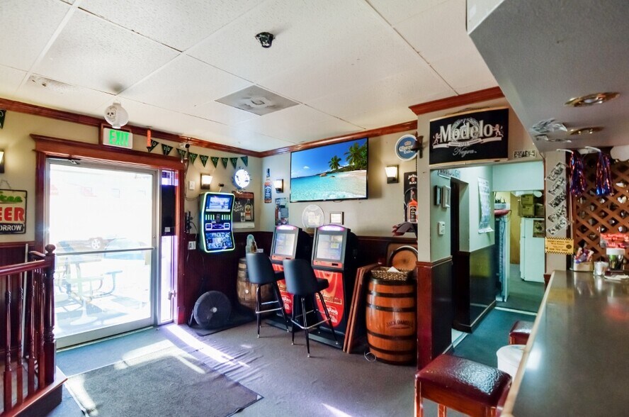 More Photos Of 819 Main St, Caldwell Restaurant For Sale