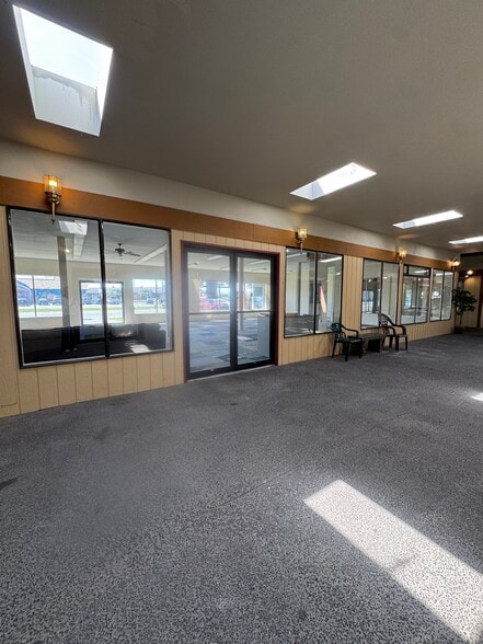 More Photos Of 698 Ocean Shores Blvd NW, Ocean Shores General Retail For Lease