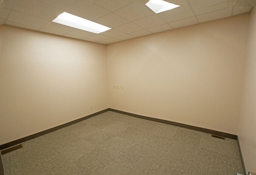 More Photos Of 115 Main St, Chardon Office For Lease