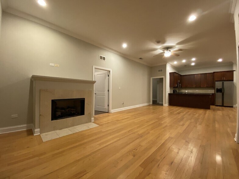 More Photos Of 4651 N Greenview Ave, Chicago Apartments For Lease