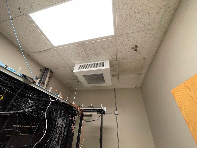 More Photos Of 4800 Concentric Blvd, Saginaw Office For Lease