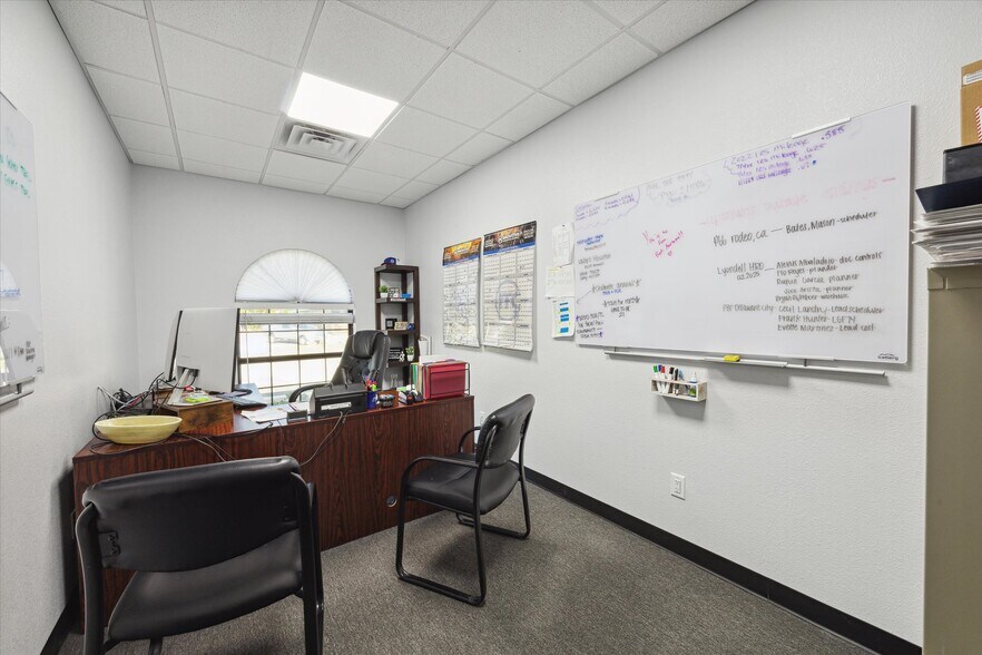 More Photos Of 16610 Sea Lark Rd, Houston Office For Lease