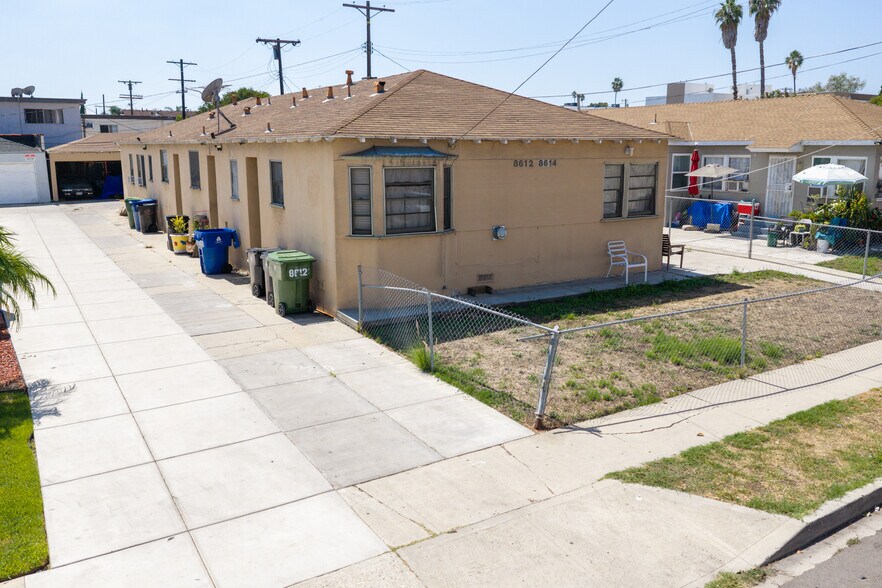 Primary Photo Of 8612 Beverlywood St, Los Angeles Apartments For Sale