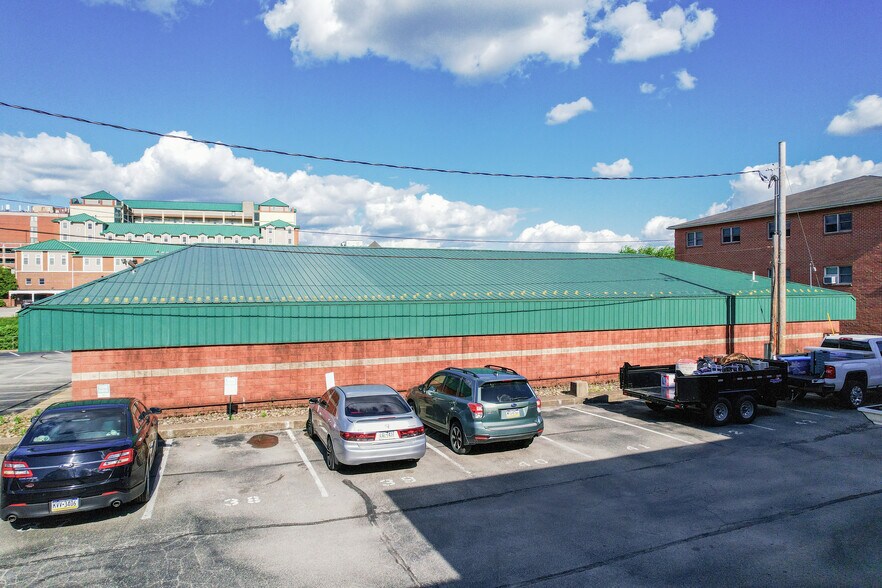 More Photos Of 1235 Oakland Ave, Indiana General Retail For Lease