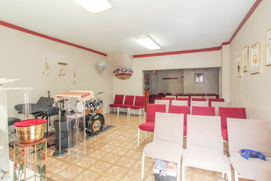 More Photos Of 813-815 E 4th St, Bethlehem Flex For Lease