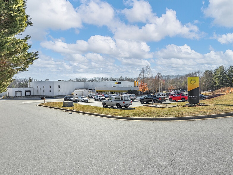 More Photos Of 140 Vista Blvd, Arden Manufacturing For Lease