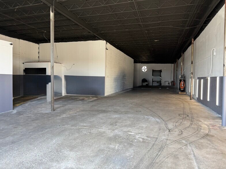 More Photos Of 3771 NW 51st St, Miami Warehouse For Sale