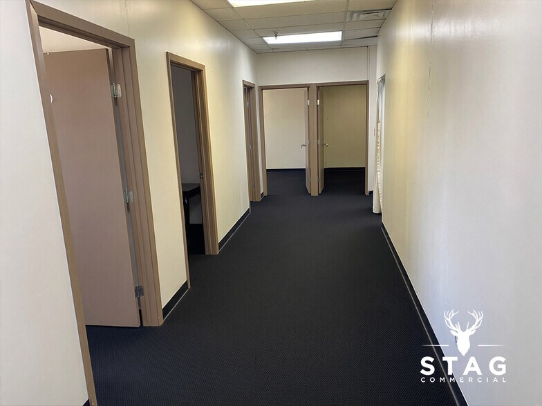 More Photos Of 3901 Airport Fwy, Bedford Office For Lease