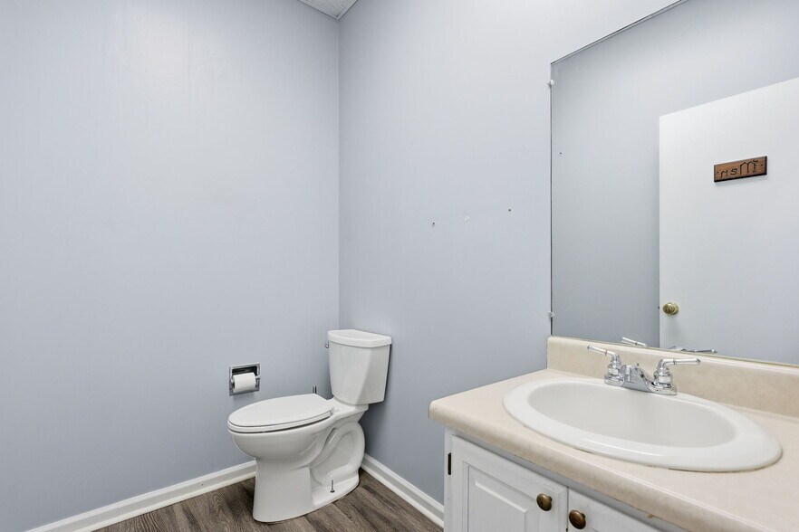 More Photos Of 476 Moreno Street St, Gainesville Distribution For Lease