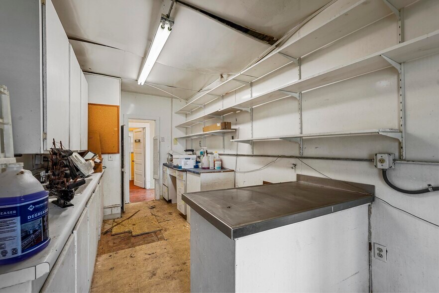 More Photos Of 505 S Washington St, Kaufman Storefront Retail Office For Sale