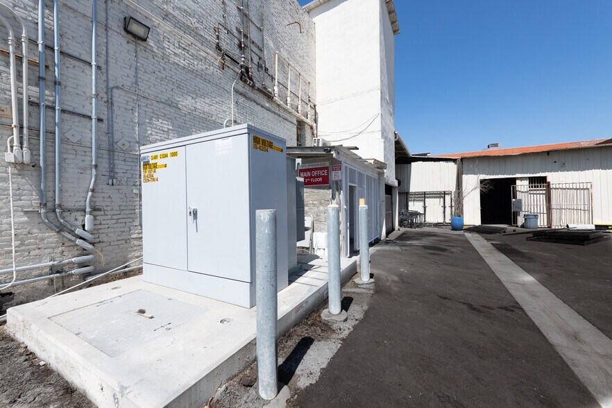 More Photos Of 197 E Jefferson Blvd, Los Angeles Warehouse For Sale