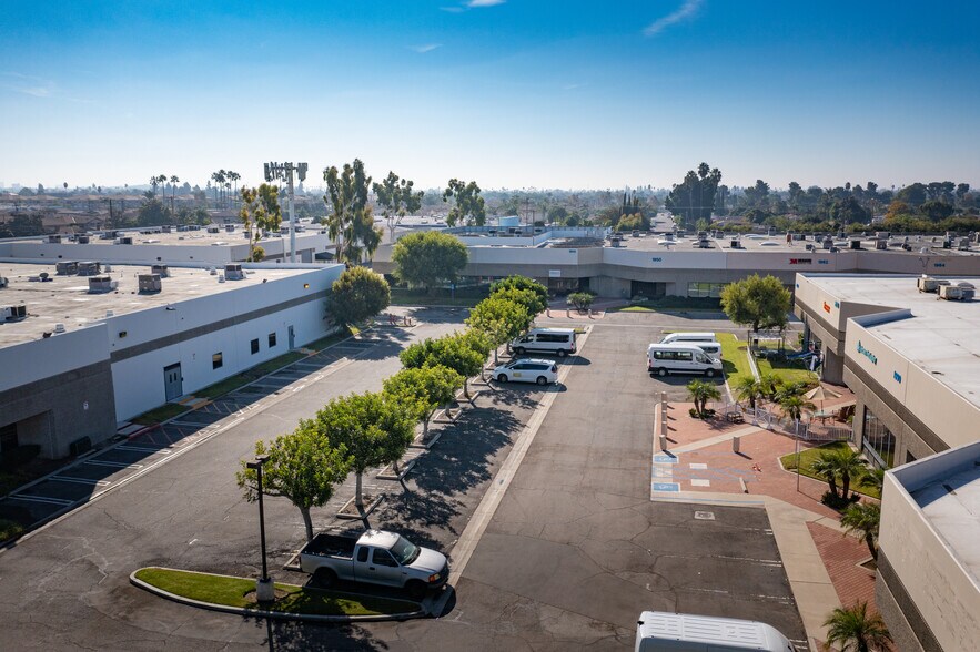 More Photos Of 1940-1964 W Corporate Way, Anaheim Warehouse For Lease