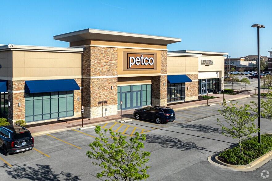 More Photos Of 6401 W 135th St, Overland Park Freestanding For Lease