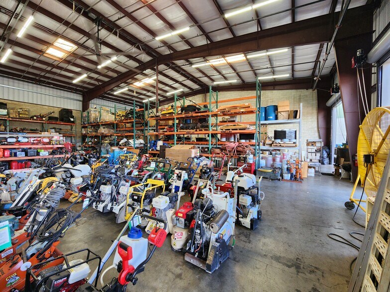 More Photos Of 94-405 Maikoiko St, Waipahu Warehouse For Lease