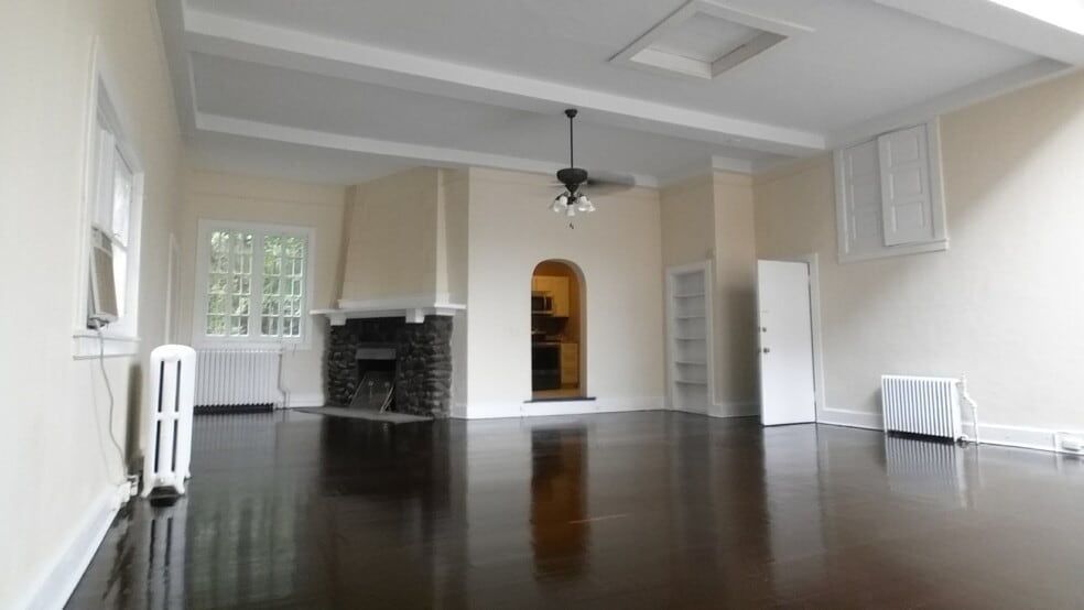 More Photos Of 18 W Franklin St, Baltimore Office Residential For Sale