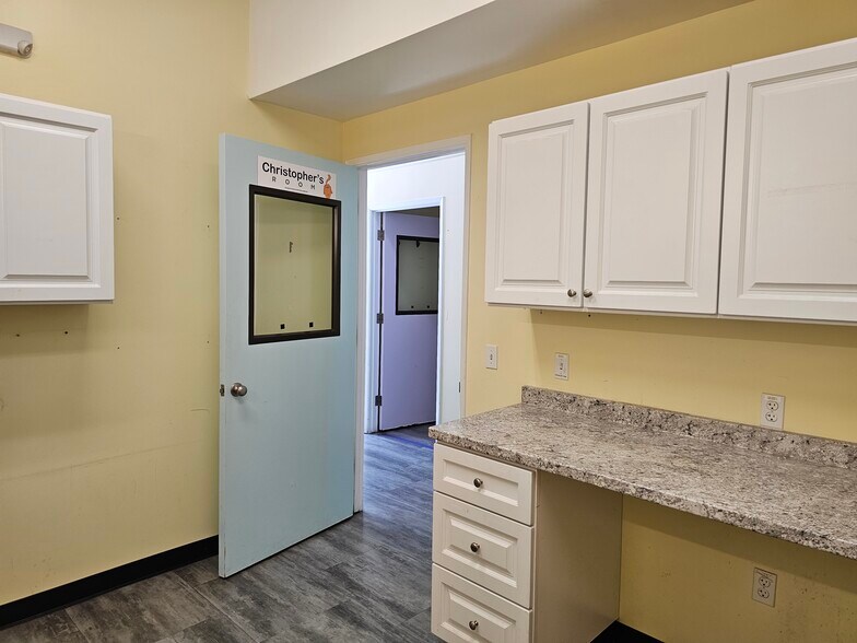 More Photos Of 3106 Rolison Rd, Redwood City Freestanding For Sale