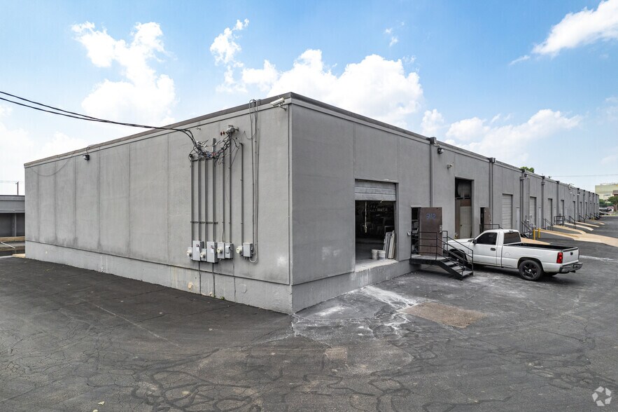 More Photos Of 2630 Northaven Rd, Dallas Unknown For Lease