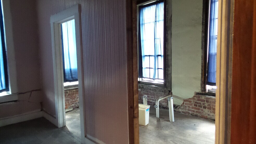 More Photos Of 102 Saint Joseph Ave, Brewton Storefront Retail Residential For Sale