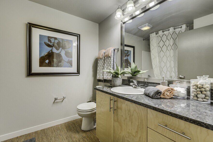 More Photos Of 1900 Queen Anne Ave N, Seattle Apartments For Lease