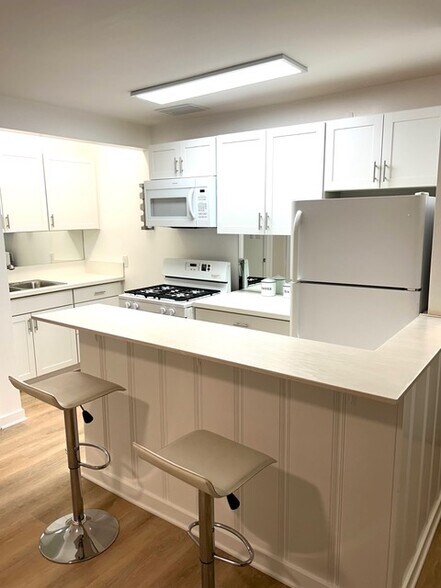 More Photos Of 1453 S Westgate Ave, Los Angeles Apartments For Sale