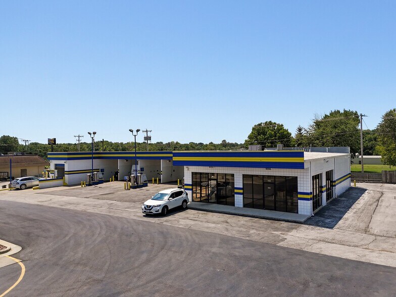 More Photos Of 419 N West Byp, Springfield Carwash For Sale