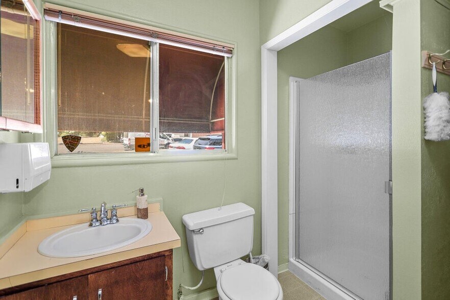 More Photos Of 1826 Sonoma St, Redding Healthcare For Sale