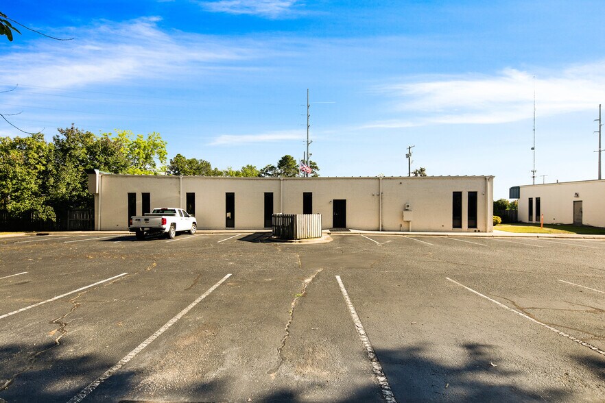 More Photos Of 6205 Raeford Rd, Fayetteville Office For Sale